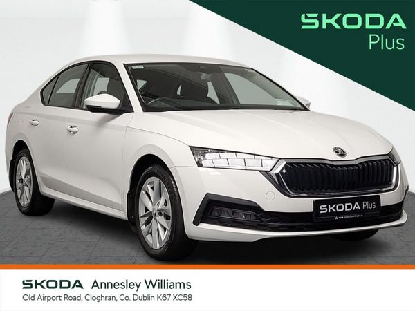 Skoda Octavia Saloon, Petrol, 2022, White