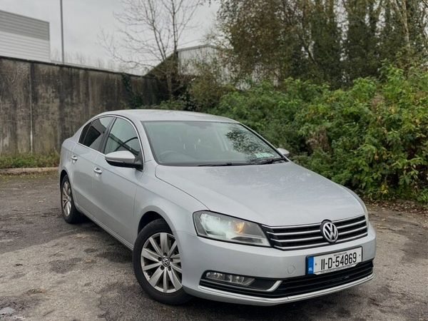 Volkswagen Passat Saloon, Diesel, 2011, Silver