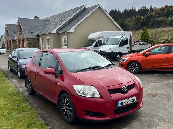 Toyota Auris Hatchback, Petrol, 2008, Red