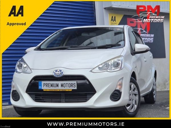 Toyota Aqua Hatchback, Petrol Hybrid, 2015, White