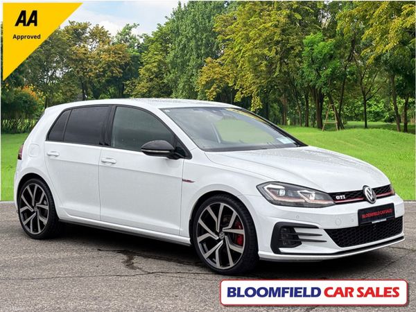 Volkswagen Golf Hatchback, Petrol, 2017, White