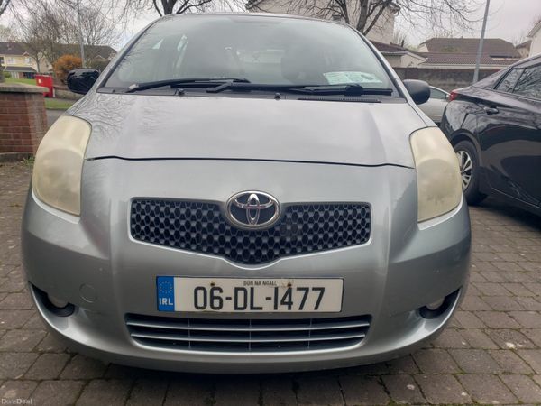 Toyota Yaris Hatchback, Petrol, 2006, Silver