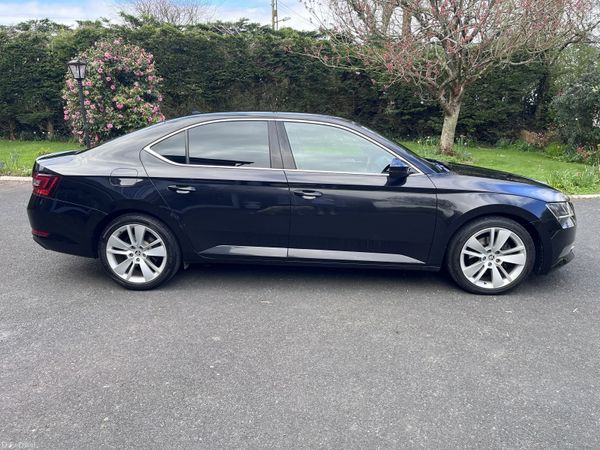 Skoda Superb Hatchback, Diesel, 2016, Black