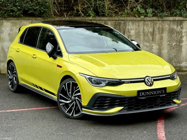 Volkswagen Golf Estate, Petrol, 2023, Yellow