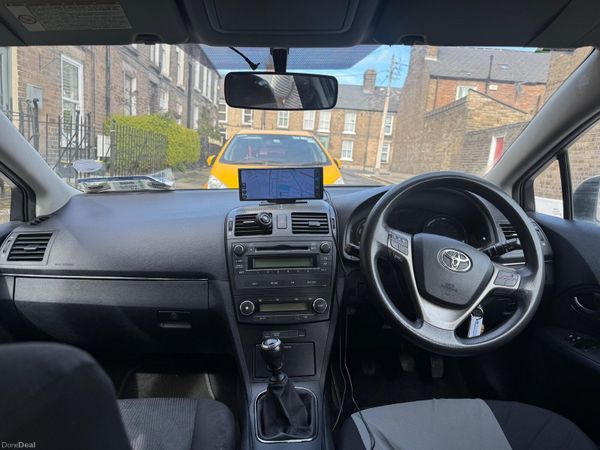 Toyota Avensis Estate, Diesel, 2011, Silver