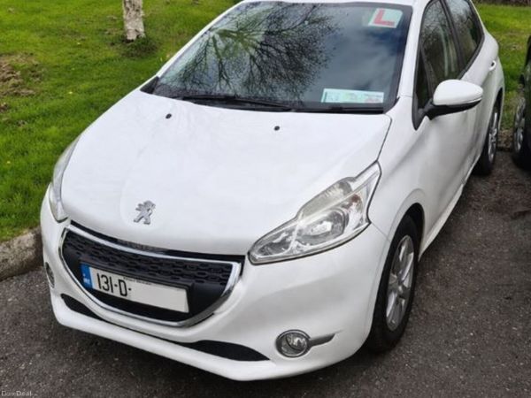 Peugeot 208 Hatchback, Petrol, 2013, White