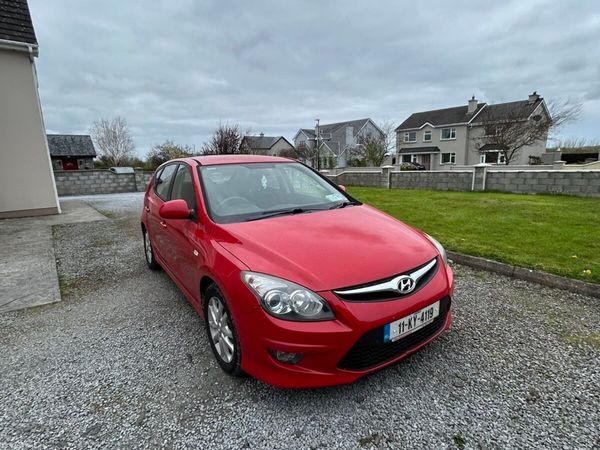 Hyundai i30 Hatchback, Diesel, 2011, Red