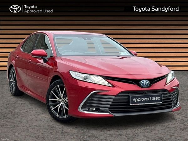 Toyota Camry Saloon, Petrol Hybrid, 2022, Red