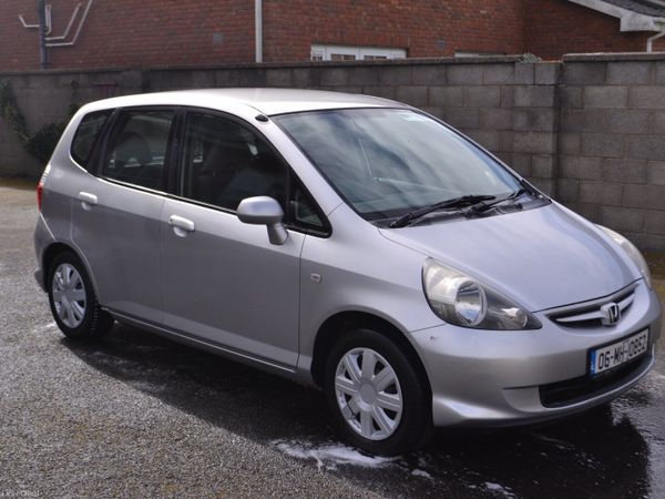 Honda Fit Hatchback, Petrol, 2006, Silver