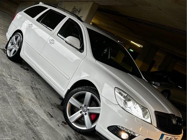 Skoda Octavia Estate, Diesel, 2010, White