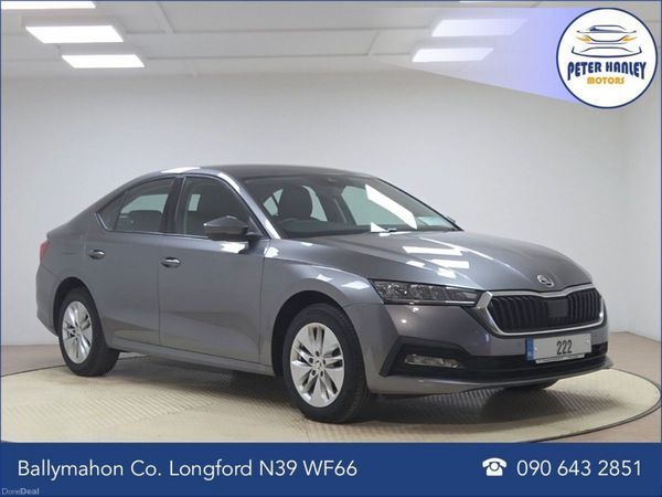 Skoda Octavia Hatchback, Diesel, 2022, Grey