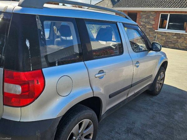 Skoda Yeti SUV, Diesel, 2011, Silver