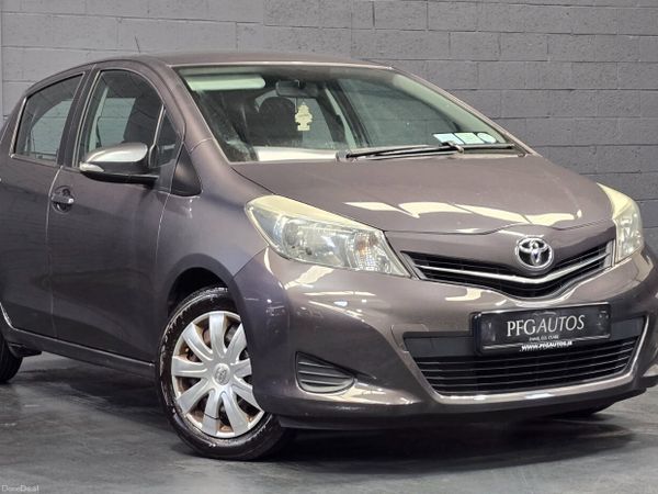 Toyota Yaris Hatchback, Petrol, 2013, Grey
