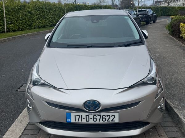 Toyota Prius Saloon, Petrol Hybrid, 2017, Gold