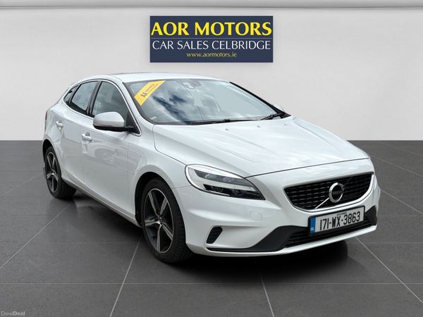 Volvo V40 Hatchback, Petrol, 2017, White
