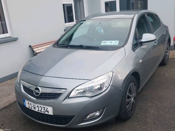 Opel Astra Hatchback, Diesel, 2011, Silver