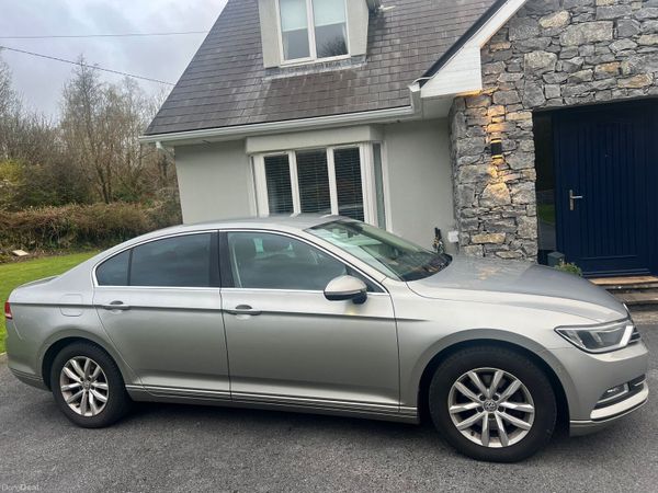 Volkswagen Passat Saloon, Diesel, 2017, Grey