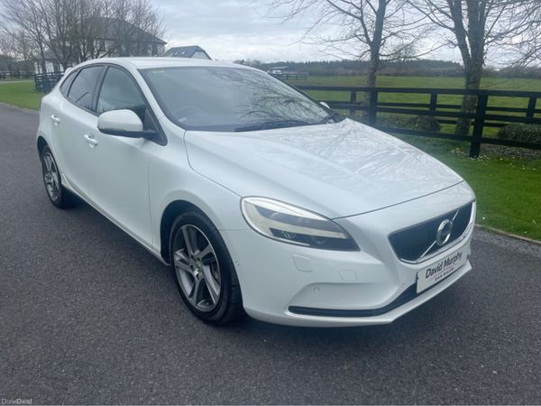 Volvo V40 Hatchback, Petrol, 2016, White