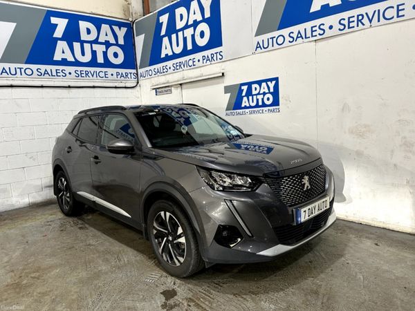 Peugeot 2008 MPV, Petrol, 2022, Grey