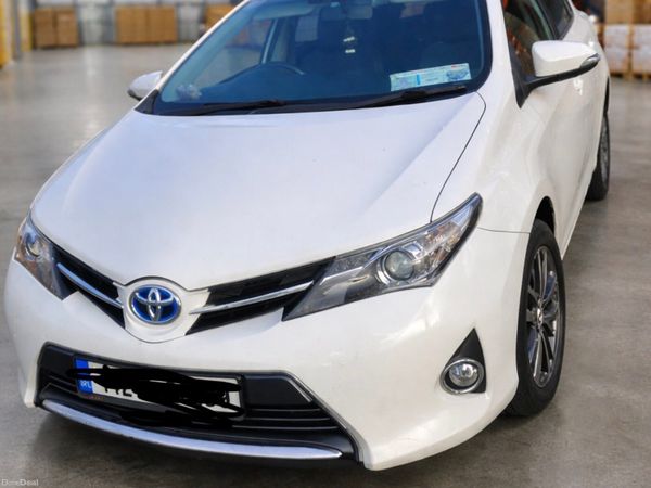 Toyota Auris Hatchback, Petrol Hybrid, 2014, White