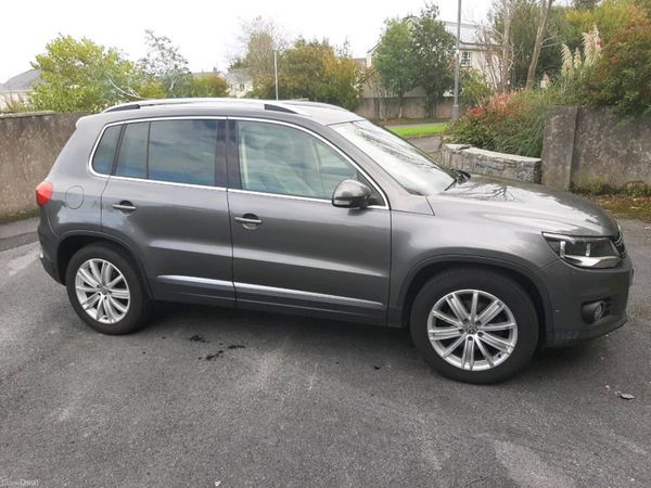 Volkswagen Tiguan SUV, Diesel, 2014, Grey