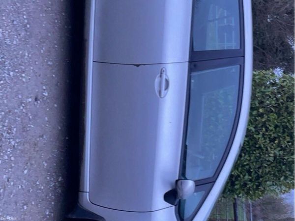 Toyota Auris Hatchback, Diesel, 2009, Silver