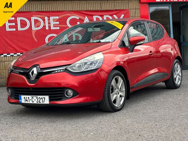 Renault Clio Hatchback, Petrol, 2014, Red