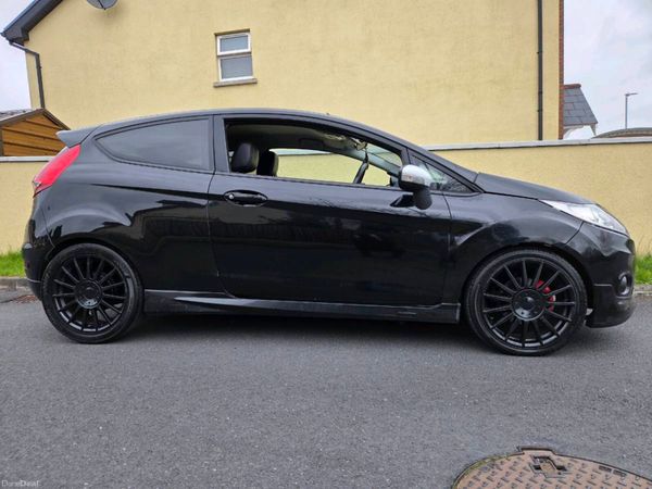Ford Fiesta Hatchback, Petrol, 2011, Black