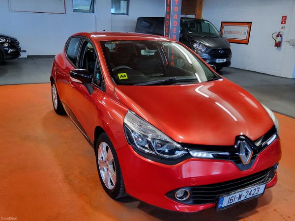 Renault Clio Hatchback, Petrol, 2016, Red