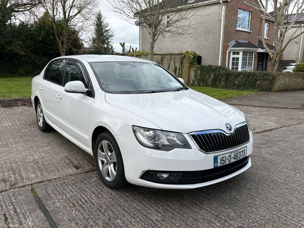Skoda Superb Hatchback, Diesel, 2015, White