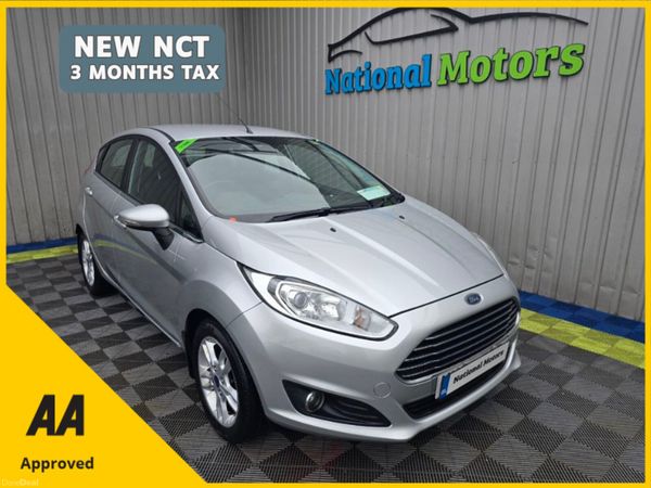 Ford Fiesta Hatchback, Petrol, 2015, Silver