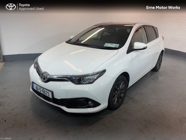 Toyota Auris Hatchback, Petrol, 2016, White