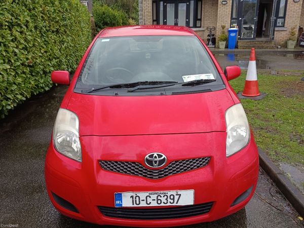 Toyota Yaris Hatchback, Petrol, 2010, Red