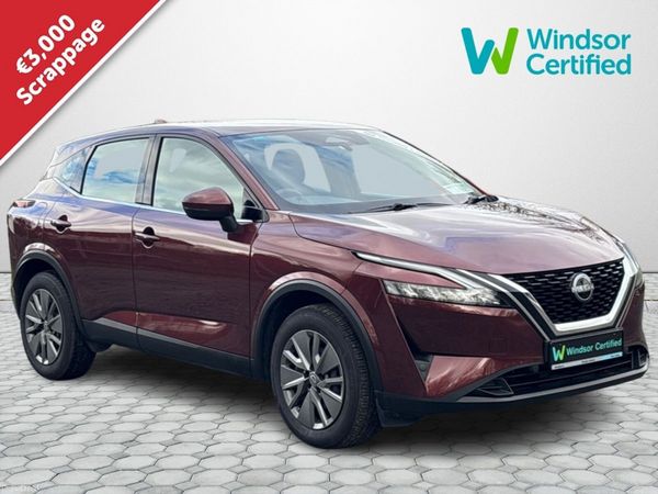 Nissan Qashqai MPV, Petrol, 2023, Red
