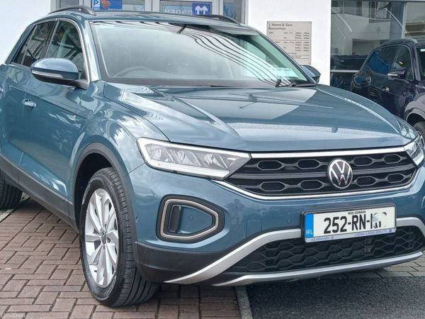 Volkswagen T-Roc SUV, Diesel, 2025, Blue