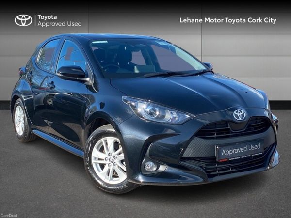 Toyota Yaris Hatchback, Petrol Hybrid, 2025, Black
