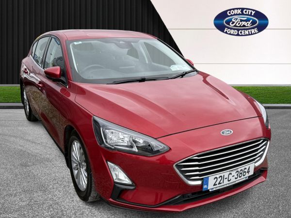 Ford Focus Hatchback, Petrol, 2022, Red