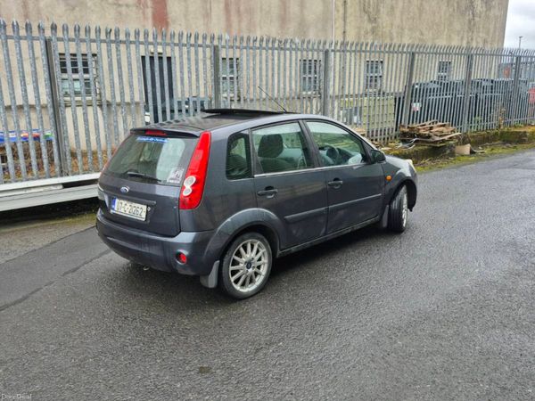 Ford Fiesta Hatchback, Petrol, 2007, Silver