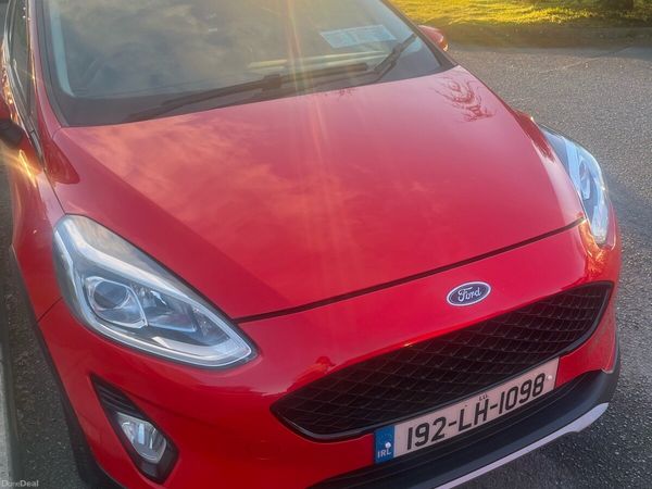 Ford Fiesta Hatchback, Petrol, 2019, Red