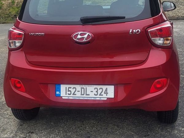 Hyundai i10 Hatchback, Petrol, 2015, Red