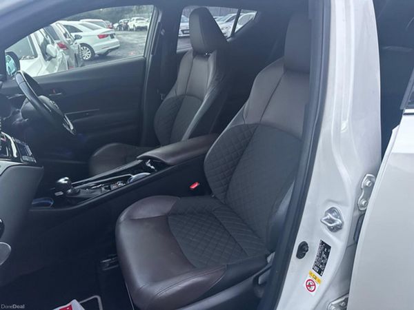 Toyota C-HR SUV, Petrol Hybrid, 2017, White