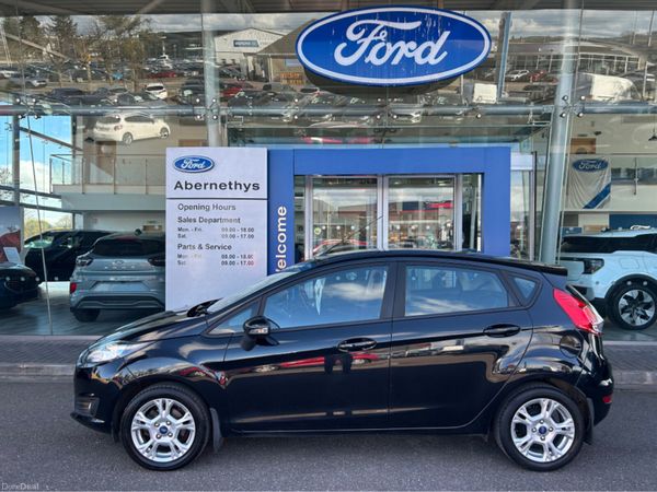 Volkswagen Passat Saloon, Diesel, 2017, White