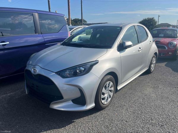 Toyota Yaris Hatchback, Petrol, 2021, Silver