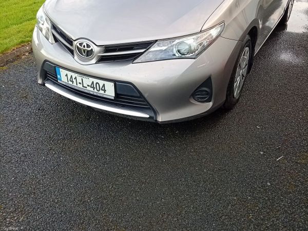 Toyota Auris Hatchback, Diesel, 2014, Bronze