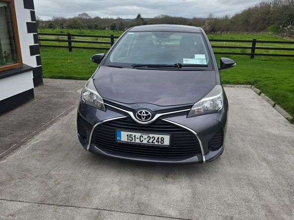 Toyota Yaris Hatchback, Petrol, 2015, Grey