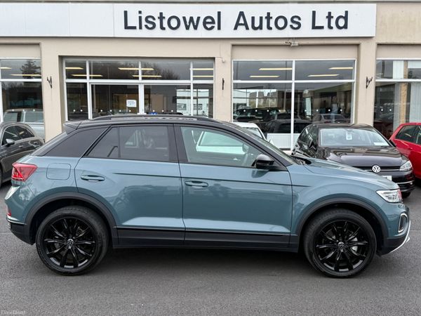 Volkswagen T-Roc SUV, Diesel, 2024, Green
