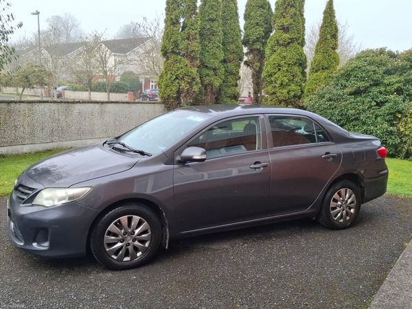 Toyota Corolla Saloon, Diesel, 2013, Grey