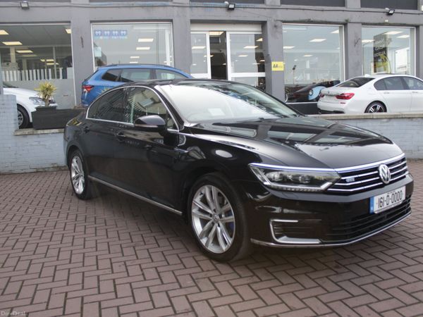 Volkswagen Passat Saloon, Petrol, 2016, Black