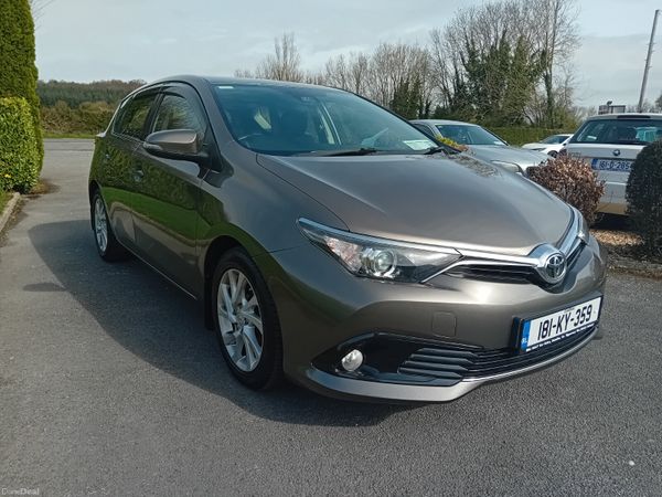 Toyota Auris Hatchback, Diesel, 2018, Grey