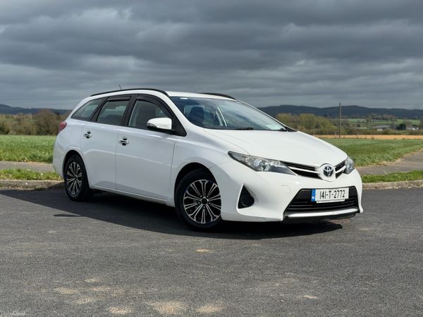 Toyota Auris Estate, Diesel, 2014, White